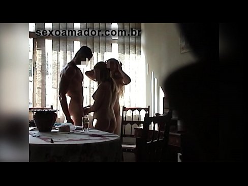 ❤️ यौन साथीहरूले एक विशाल मानिस र उहाँसँग थ्रीसमलाई निम्तो दिन्छन् ❤️❌ सेक्स ☑